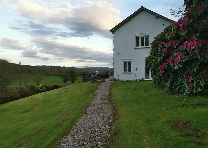 Treeside Woodhouse Chalé