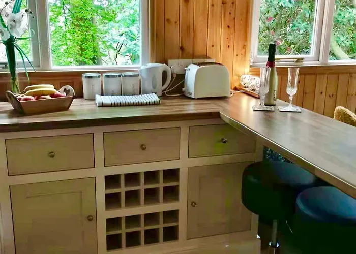 Treeside Woodhouse Chalé