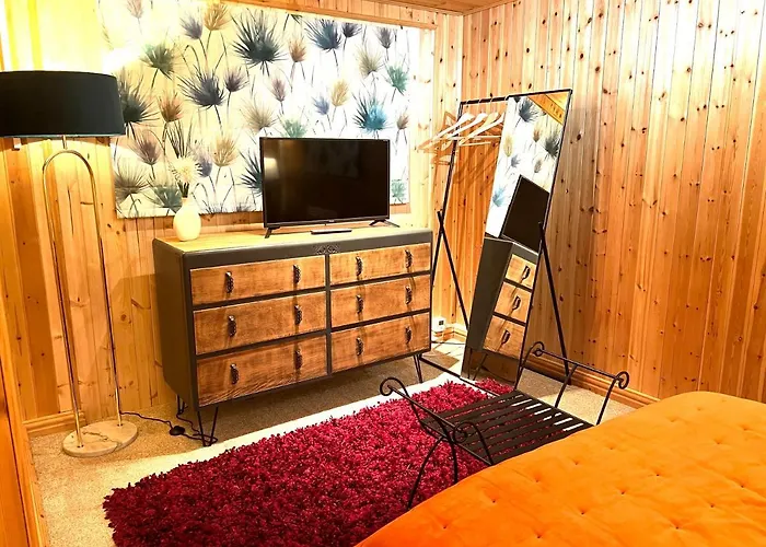 Chalé Treeside Woodhouse