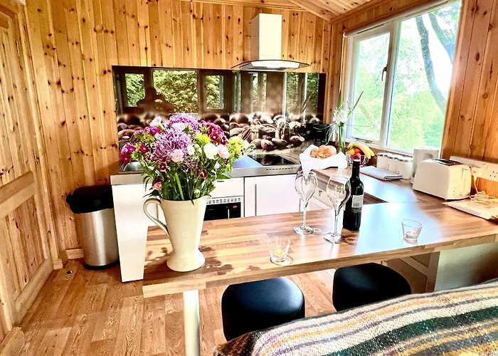 Treeside Woodhouse Chalé *