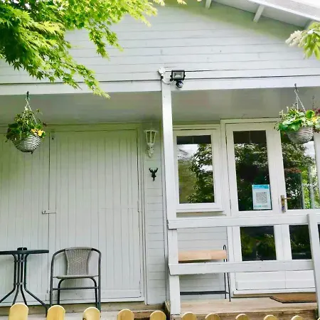 בקתה Treeside Woodhouse *
